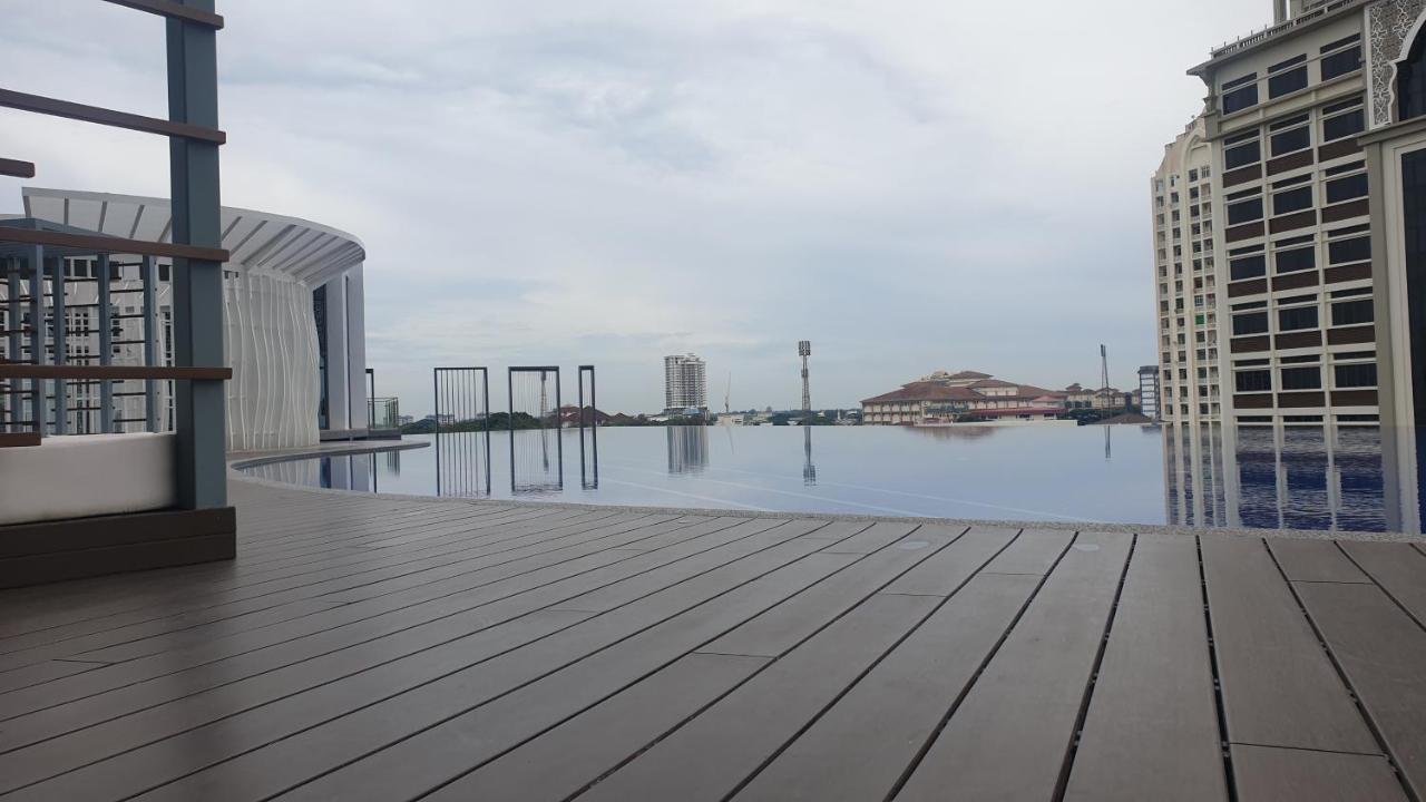 Prestige Troika Luxury Stay Kota Bharu Extérieur photo