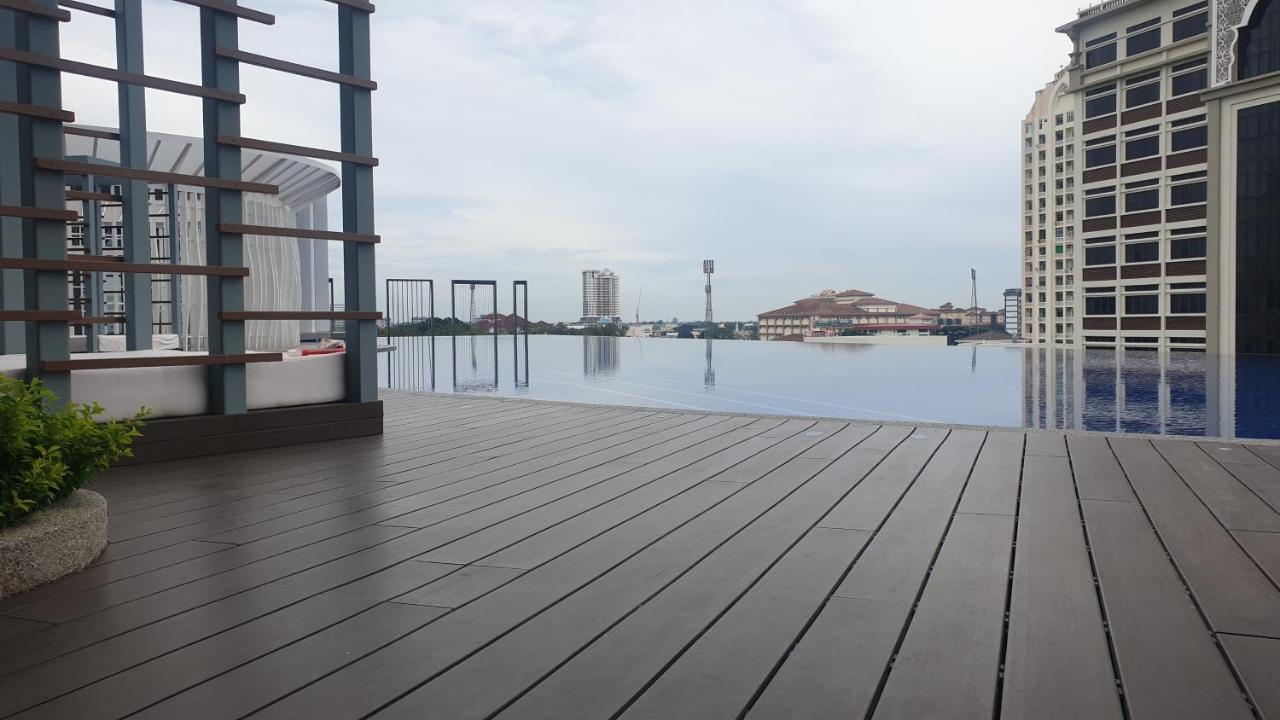 Prestige Troika Luxury Stay Kota Bharu Extérieur photo