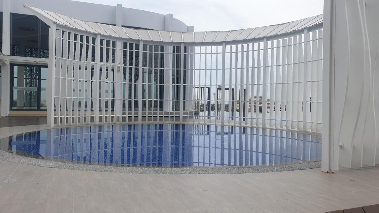 Prestige Troika Luxury Stay Kota Bharu Extérieur photo
